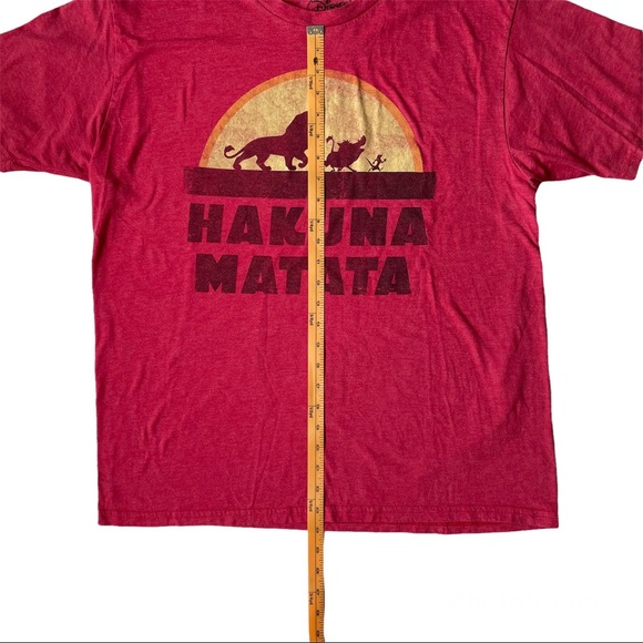 Disney The Lion King “Hakuna Matata” Graphic Tee T-Shirt Red - Men’s XL - Picture 4 of 5